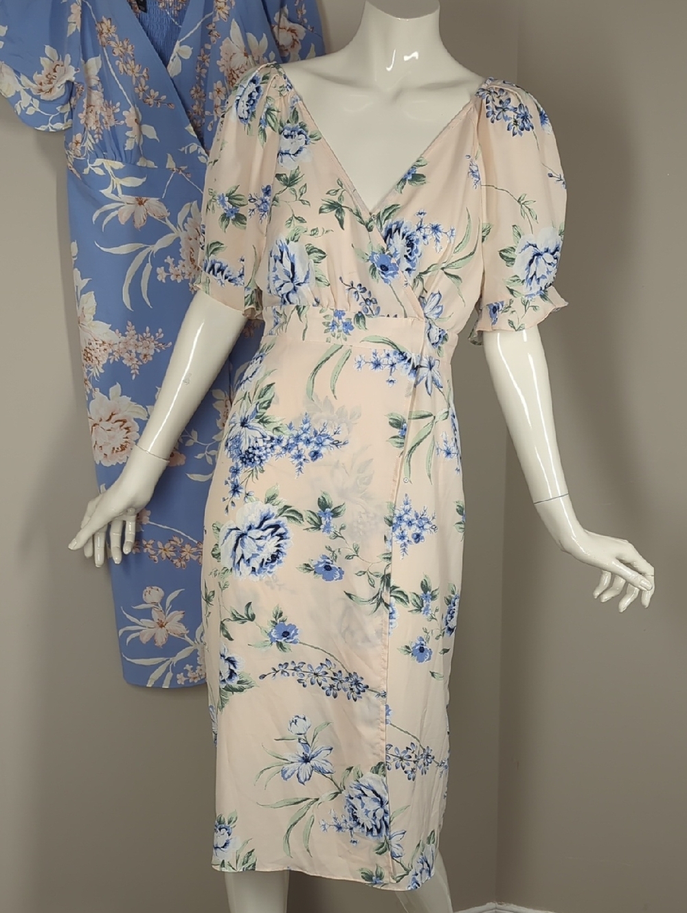 2x RW&CO. Pink Floral Midi Dresses - Picture 3 of 8